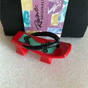 “Kutsuya” Just the Right Shoe /miniature collectible